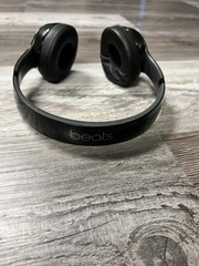 Beats B0534 Solo 2 Wireless On-Ear Bluetooth Headphones in Black