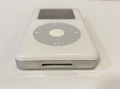 Apple iPod classic 4th Generation White (20 GB) (NO BACKLIGHT, WORKS OTHERWISE)