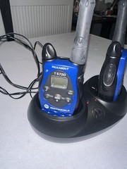 Motorola TALKABOUT T5720 Blue/Black 2-Way Radio Walkie Talkies Pair With Charger