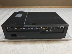 Dell 1610HD DLP Projector 1610 HD 3500 ANSI Lumens HD 10 Hours w/ Case & Cables