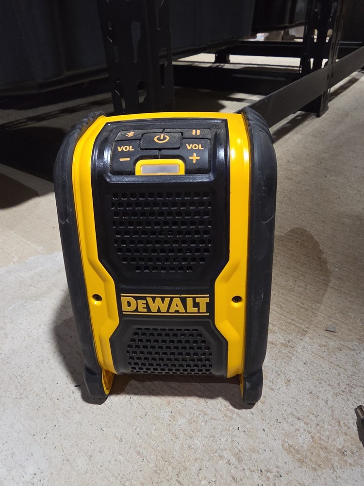 DeWalt DCR006A 20V MAX Bluetooth Speaker, AC Adapter, battery charger DCB107