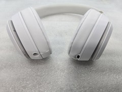 Beats Solo 4 Bluetooth On-Ear Headphones White/Gold Fast Free Shipping a