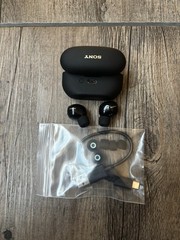 Sony WF-1000XM5 true wireless earbuds in excellent / mint condition