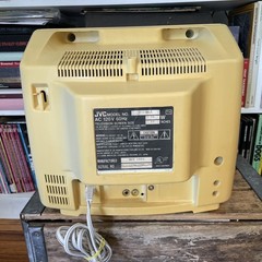 JVC Mastercommand C-13WL513” CRT VTG Retro Gaming Television White & Yellow 1994
