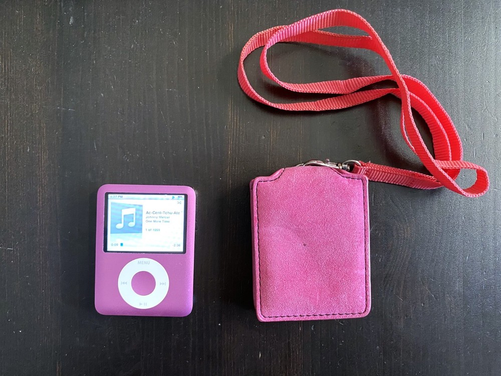 Apple Ipod Nano Pink 3rd Generation 8gb Model A1236 – w/ Case Bundle *Bad Batter