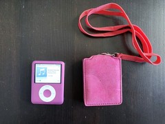 Apple Ipod Nano Pink 3rd Generation 8gb Model A1236 – w/ Case Bundle *Bad Batter