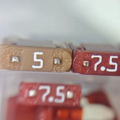 Littelfuse MINI blade fuse Rated 32V 5A 7.5A 10A 15A 20A 25A 30A 70PCS/1 Set