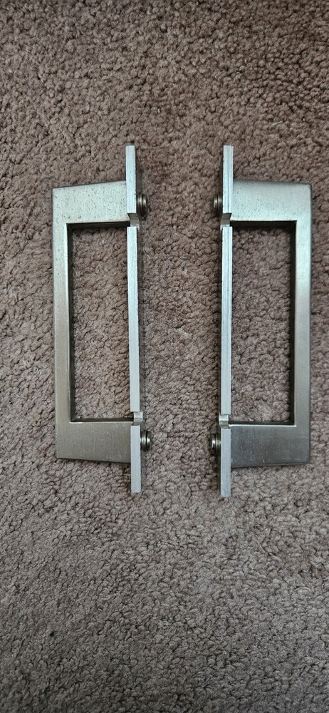 Vintage Pioneer Spec Compatible Handles. 4 Inch rack space hole and 7 inch tall