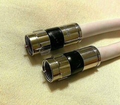 RG6 QUAD SHIELD COAXIAL CABLE WHITE 3GHz 18AWG with f-TYPE COMPRESSION CONNECTOR