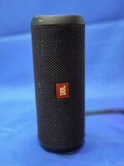 JBL Flip 4 Portable Waterproof Bluetooth Speaker – Black- USED SPARINGLY