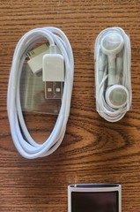 Apple iPod Nano 4th Generation 8GB – Silver- Retro iPod Tested and Working