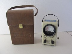 Telewave 44L1 2 – 200 MHz Power Meter 50 Ohms w/ Carry Case