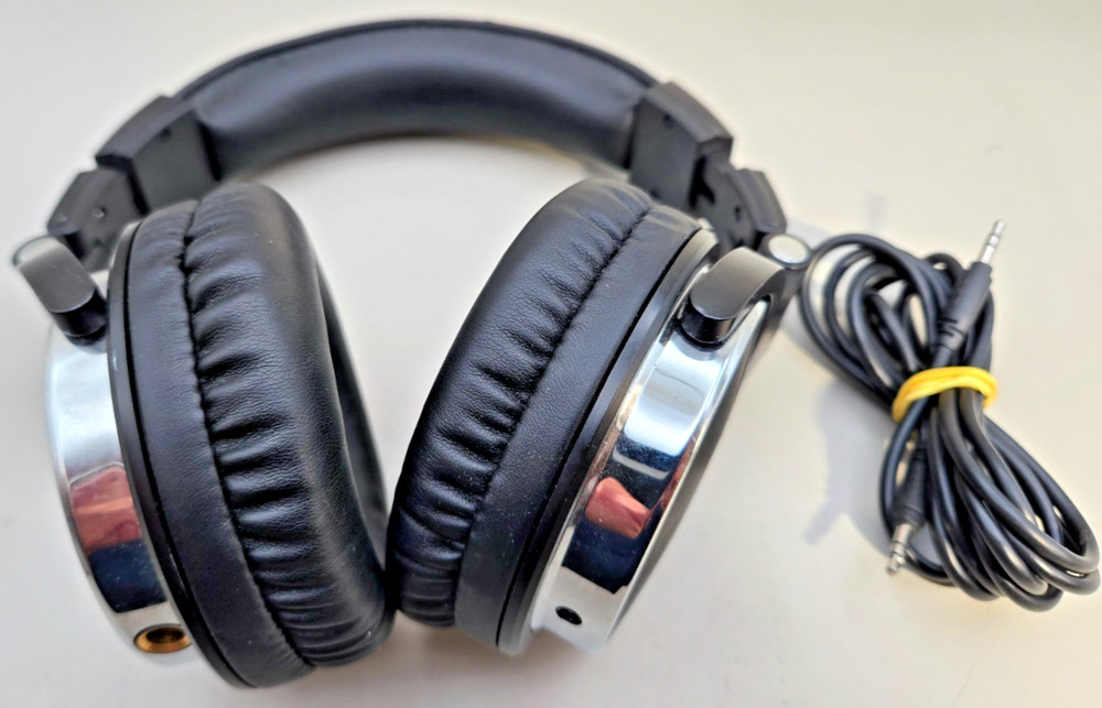 Genuine OneOdio Over Ear Headphones Wired Foldable Headset