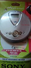 NEW SONY WALKMAN PORTABLE CD PLAYER DNF 400 WITH MP3 ATRAC