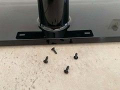 Samsung TV Stand Base ( 4 crews included ) USED ( no TV ) stand only VERY GOOD