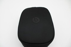 Beats Solo 4 Bluetooth Wireless On-Ear Headphones – Black and Gold – MC2L4LL/A