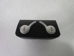 New Samsung AKG EO-IG955 3.5mm Earbud Headphones with Microphone – White