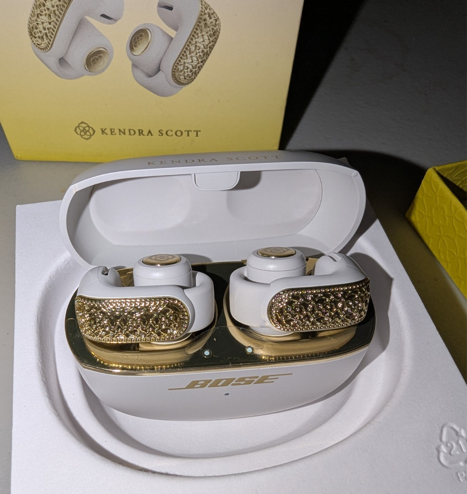 Bose x Kendra Scott Wireless Ultra Open Earbuds – Gold Filigree Limited Edition