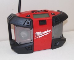 Nice!! Works!! Compact MILWAUKEE M12 Jobsite AM/FM JOBSITE RADIO #2590-20