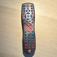 GE Universal Remote Control RC24912-A Black Blue Red Wireless 10m+