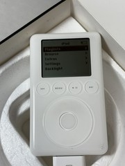 Apple iPod 3rd Generation 15GB w/ Original Box