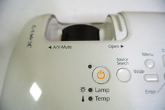 Epson EX30 H283A LCD Projector 223 Lamp Hours. NO REMOTE OR POWER CORD