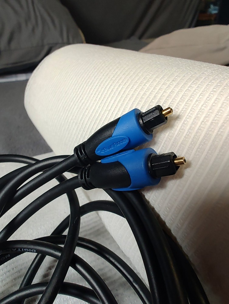 TOSLINK Male to Male Digital Optical Audio Cable, Black/Blue, 10ft