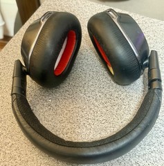 Plantronics Voyager 8200 Headphones B8200 UC Bluetooth USB-C Rechargeable TESTED