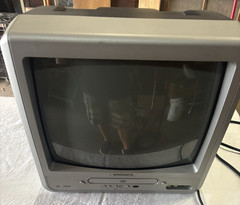 Magnavox MWC13D6 TV 13″ Built-in DVD Player Silver/Black, Retro Gaming, WORKS