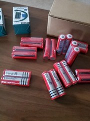 50 Ultrafire BRC 3000 Mah 3.7 Volt Lithium Ion Batterys & 25 Chargers