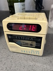 Lloyds Clock Radio CR201 Vintage Cube AM/FM Cassette Player Beige