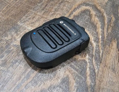 Motorola PMMN4095 Wireless Bluetooth Speaker Mic w/ Charger for APX Radio