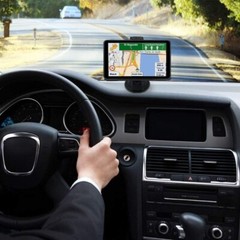 Gps Navigation for Car/Truck Touch Screen Maps w/ Spoken Direction 7″