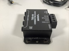 Xantech 789-44 Connecting Block with 2 Emitters – No Power Supply –