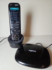 Logitech Harmony Elite Universal Remote W/ Cradle Charger, Hub Working Condition