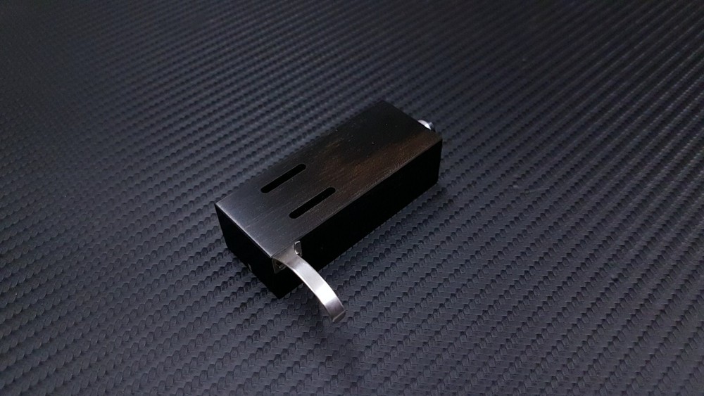 Custom-Made Headshell for Lenco L70 made of Ebony Wood by Stanley-Engineering