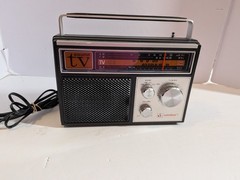 Vintage Windsor 2239 X Sound TV Portable Radio AM / FM / WB AC Or Battery Tested