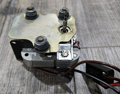 Working BSR C109 Turntable Motor 120V 60Hz ; comes with extra hardware/parts
