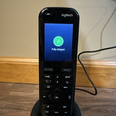 Logitech Harmony Elite Touchscreen Remote N-R0010 & Hub O-R0004 IR Blasters