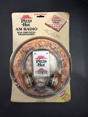 RADIO SHACK / PIZZA HUT Vintage AM Radio with Headphones 1986 – NEW SEALED RARE