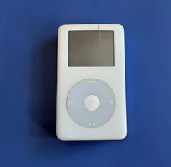 Apple iPod Classic (A1099) 20GB 4th Generation – White (For Parts/Repair)