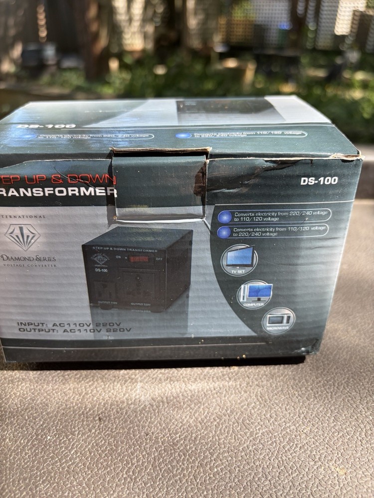 International DS-100 Step Up/Down Converter 110/220V 2 Outlets