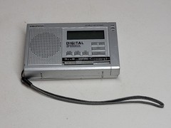 GRUNDIG Digital World Clock Radio Reciever Model G1000A