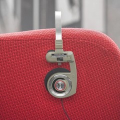 Limited Edition Retro On-Ear Headphones with In-Line Microphone & Carry Case