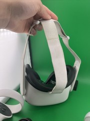 Oculus Quest 2 Virtual Reality 128gb w/Controllers In Good Condition (T33)