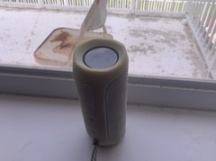 JBL Flip 4 Portable Bluetooth Speaker Cylindrical White Tested and Working
