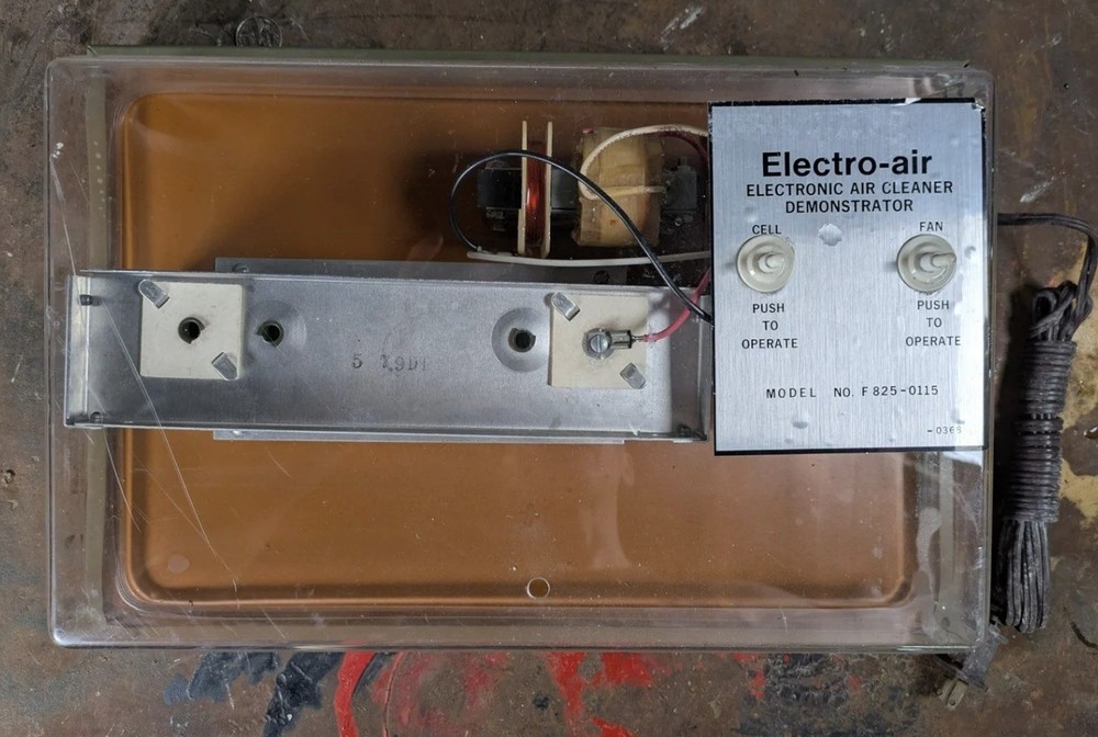 Vintage Electro-air Model F825-0115 Electronic Air Cleaner Demo Unit