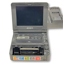 Sony GV-D900 MiniDV Video Walkman 5.5″ LCD Monitor Made in Japan Tested