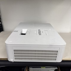 Hitachi CP-WU5505 Projector 2 Lamp Hours