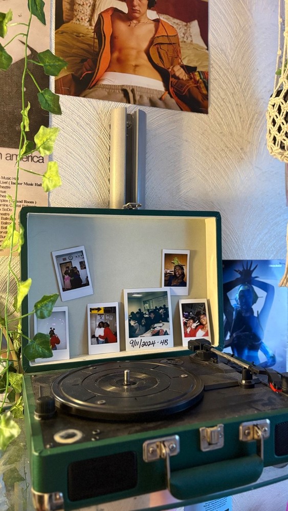 Dark Green Record Player Perfectly fine! Just barely Used it 3